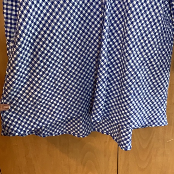 Susan Graver Button down shirt. Blue and white grosgrain print. 1/2 sleeve. - Picture 5 of 9